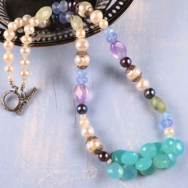 Chalcedony and pearl necklace