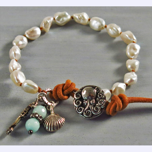 Handmade pearl bracelet
