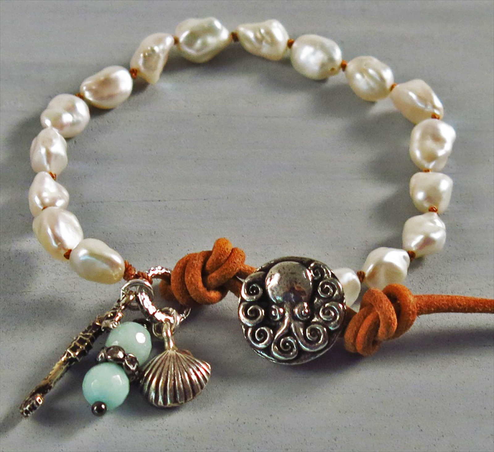 Perfect Peach Baroque Pearl Bracelet: CherishBox – CherishBox_pearljewellery